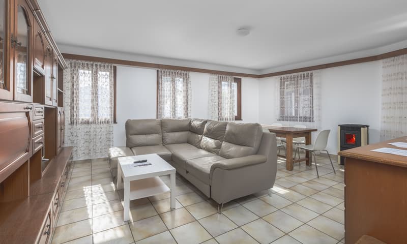 STABILE VISTA LAGO CON 3 UNITA', RISTORANTE E B&B A BRISSAGO (6)