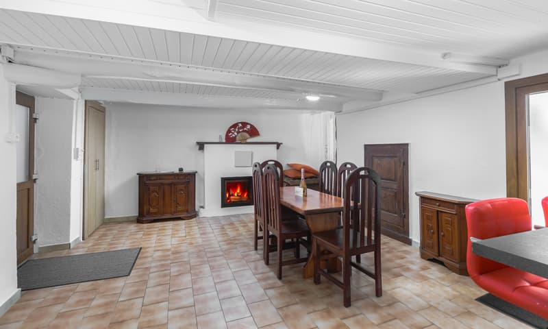 STABILE VISTA LAGO CON 3 UNITA', RISTORANTE E B&B A BRISSAGO (2)
