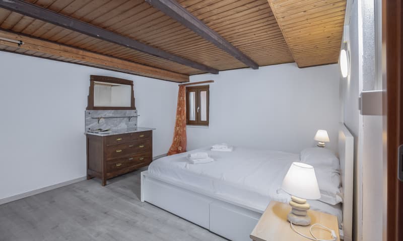 STABILE VISTA LAGO CON 3 UNITA', RISTORANTE E B&B A BRISSAGO (4)