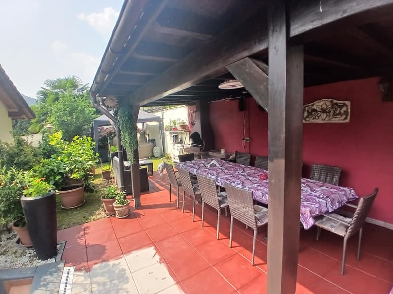 AMPIO 3.5 CON LOCALE HOBBY E GIARDINO PRIVATO A CASLANO (9)