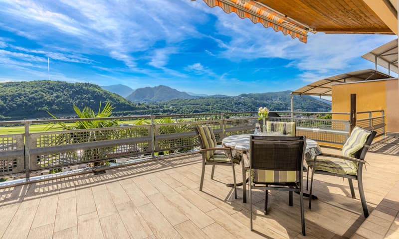 AMPIA VILLA 4.5 LOCALI CON TERRAZZA GIARDINO E VISTA AD AGNO (3)