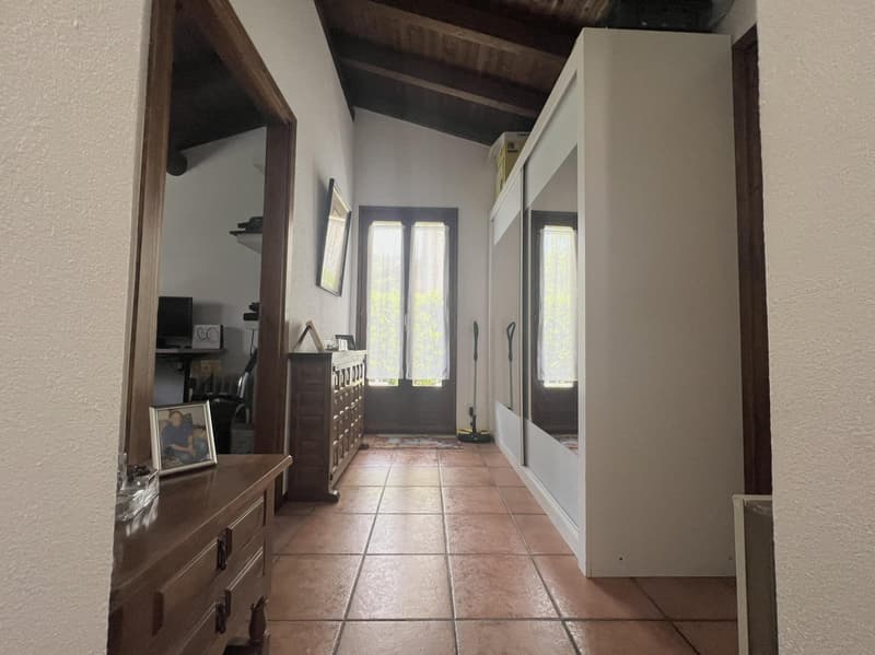LUMINOSA CASA UNIFAMILIARE 3.5 LOCALI NEL VERDE A PIANDERA (4)