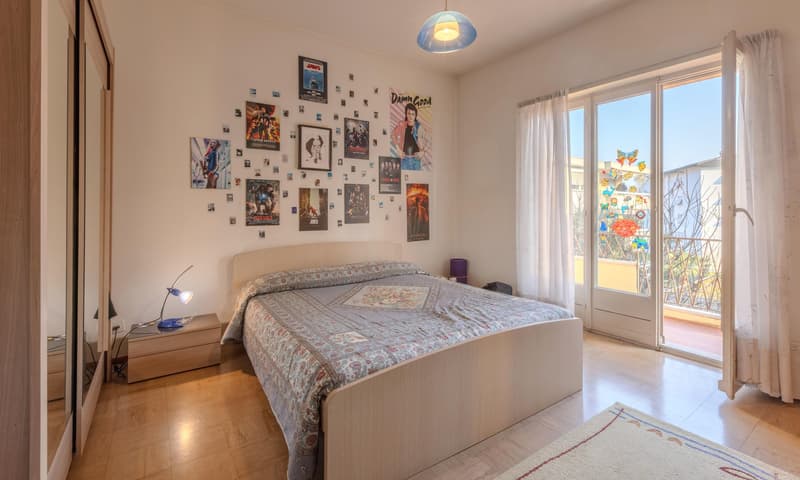 SPAZIOSA VILLA DI 10 LOCALI CON GIARDINO A MORBIO INFERIORE (10)