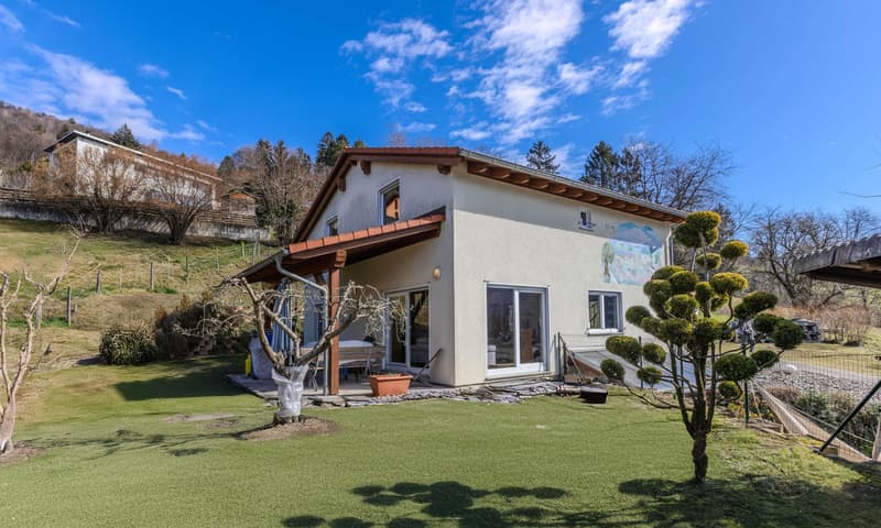 STUPENDA E AMPIA VILLA 5.5 LOCALI CON GIARDINO A BANCO (2)
