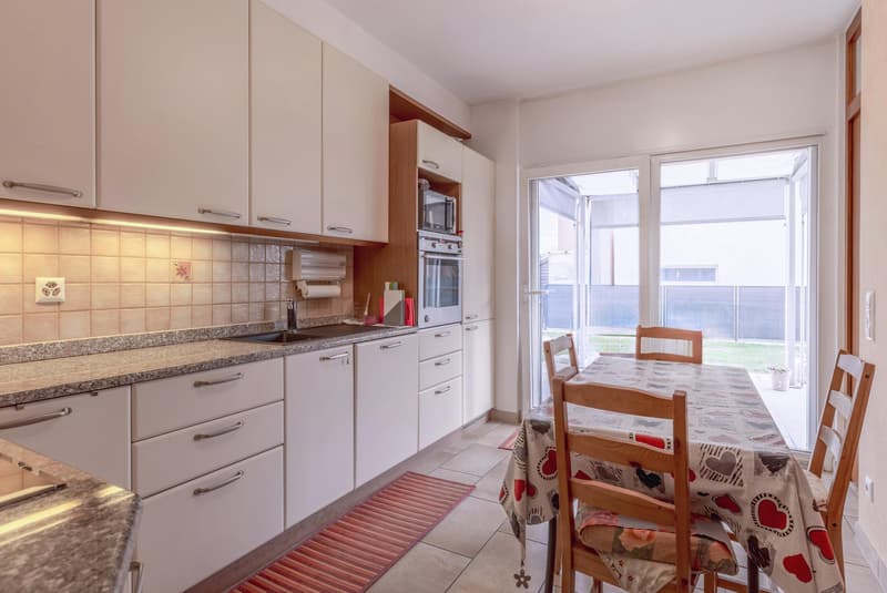 AMPIA VILLA 5.5 LOCALI CON GIARDINO PIANEGGIANTE A BESAZIO (3)
