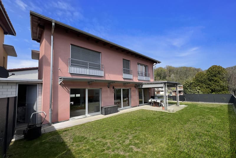 AMPIA VILLA 5.5 LOCALI CON GIARDINO PIANEGGIANTE A BESAZIO (1)