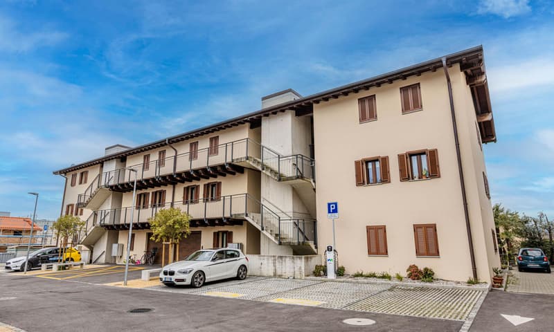 GRANDE STABILE DI 12 UNITA' A REDDITO A LIGORNETTO (9)