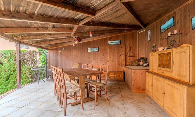 BELLISSIMA CASA 6.5 CON GROTTO E GIARDINO A RIVA SAN VITALE (5)