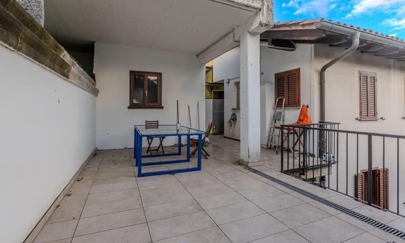 CASA 4.5 LOCALI CON MONOLOCALE ANNESSO E VISTA A TORRICELLA (8)