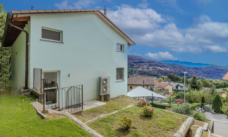 SPAZIOSA CASA DI 6.5 LOCALI CON GIARDINO A MIGLIEGLIA (2)
