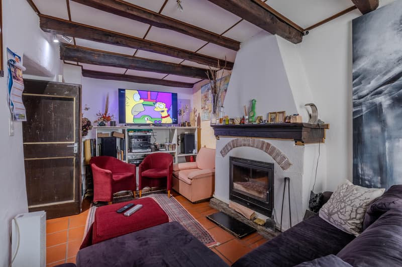 AFFARE - CARATTERISTICA CASA DI 7.5 LOCALI RINNOVATA A BRENO (2)