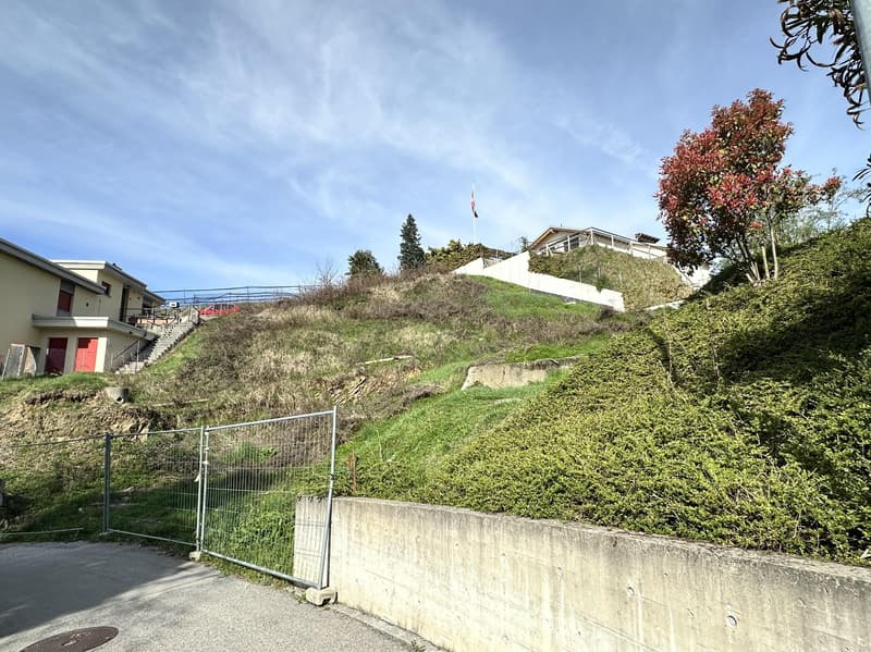 TERRENO CON LICENZA PER UNA VILLA DI PREGIO A COMANO (3)