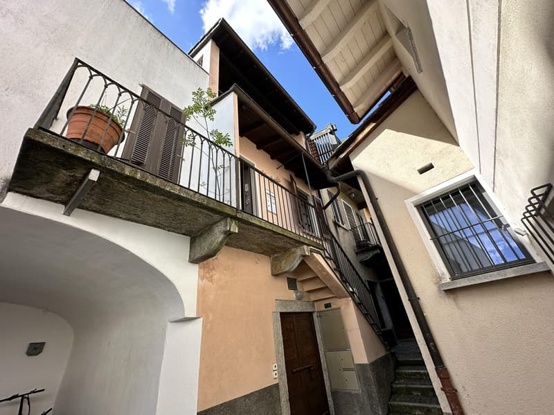 CASA STORICA 3.5 LOCALI CON CANTINA VINI A VOLTA A MELIDE (1)