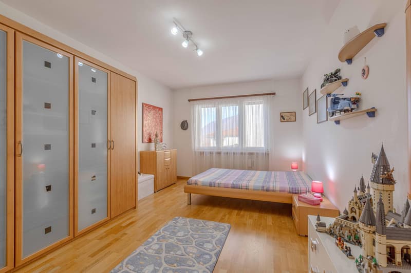 SPAZIOSA VILLA DI 6.5 LOCALI NEL VERDE A BRENO (6)