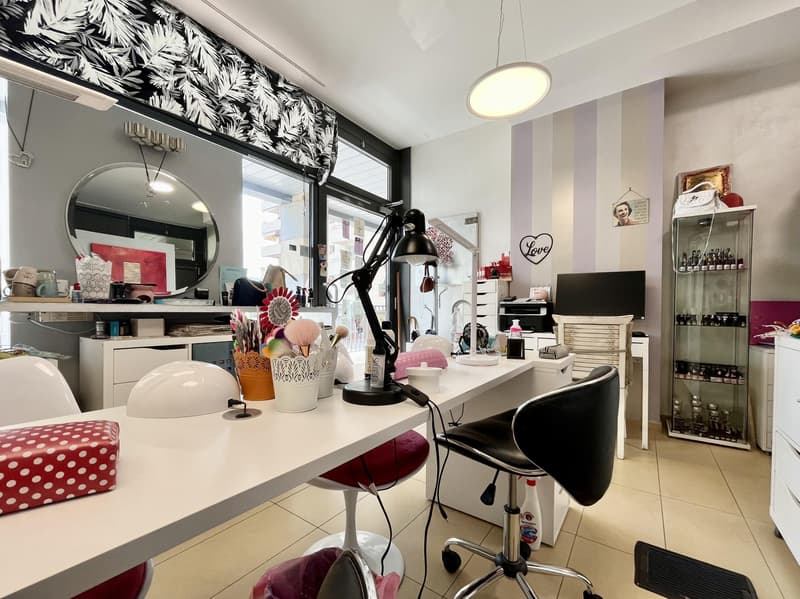 MODERNO SPAZIO COMMERCIALE A MASSAGNO - PIAZZA SANTA LUCIA (3)