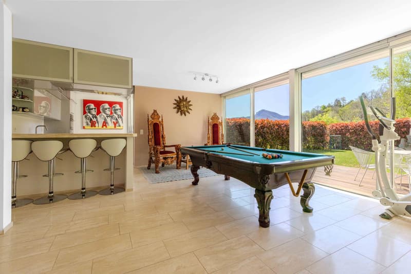 MERAVIGLIOSA VILLA NEL VERDE CON PISCINA VISTA LAGO A CARONA (9)