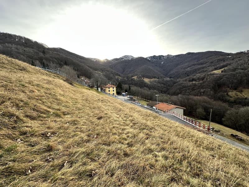 GRANDE TERRENO EDIFICABILE PER 3-4 UNITÃ ABITATIVE A CERTARA (7)