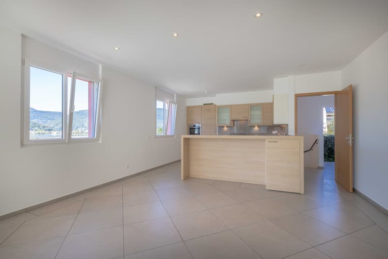 AMPIA VILLA 5.5 CON GIARDINO E VISTA LAGO IN COLLINA D'ORO (5)