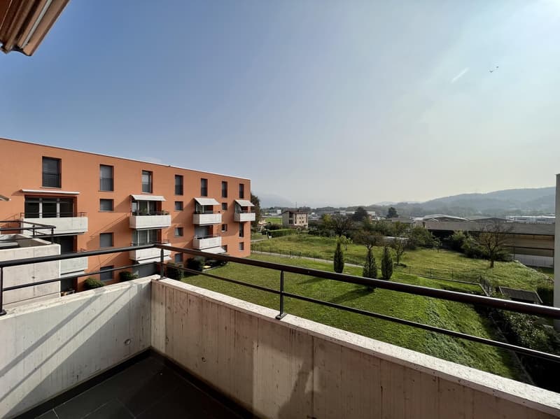 AFFITTASI MODERNO 4.5 LOCALI DUPLEX CON TERRAZZA A STABIO (3)