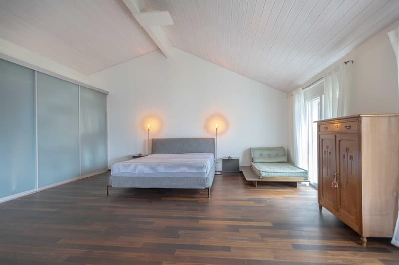 MERAVIGLIOSA VILLA 5.5 CON VISTA LAGO IN COLLINA D'ORO (7)