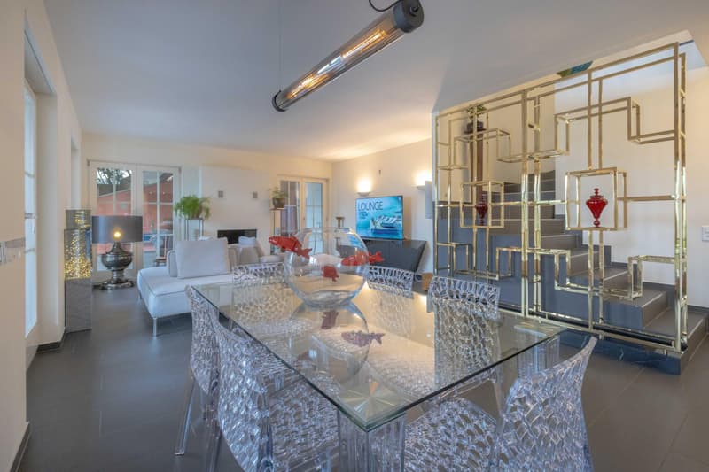MERAVIGLIOSA VILLA 5.5 CON VISTA LAGO IN COLLINA D'ORO (3)