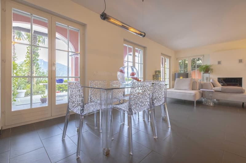 MERAVIGLIOSA VILLA 5.5 CON VISTA LAGO IN COLLINA D'ORO (2)