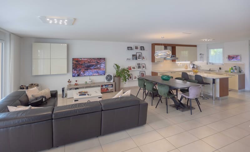 BELLISSIMA E MODERNA CASA 4.5 LOCALI CON VISTA LAGO A PURA (5)