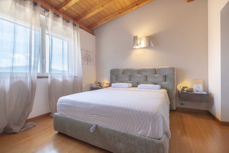 BELLISSIMA E MODERNA CASA 4.5 LOCALI CON VISTA LAGO A PURA (8)