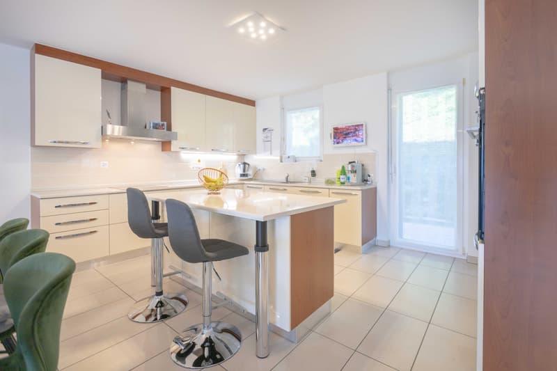 BELLISSIMA E MODERNA CASA 4.5 LOCALI CON VISTA LAGO A PURA (3)
