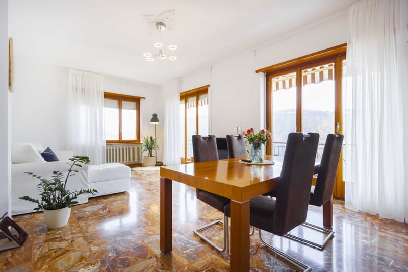 4.5 LOCALI CON VISTA LAGO IMPRENDIBILE A CAMPIONE D'ITALIA (3)