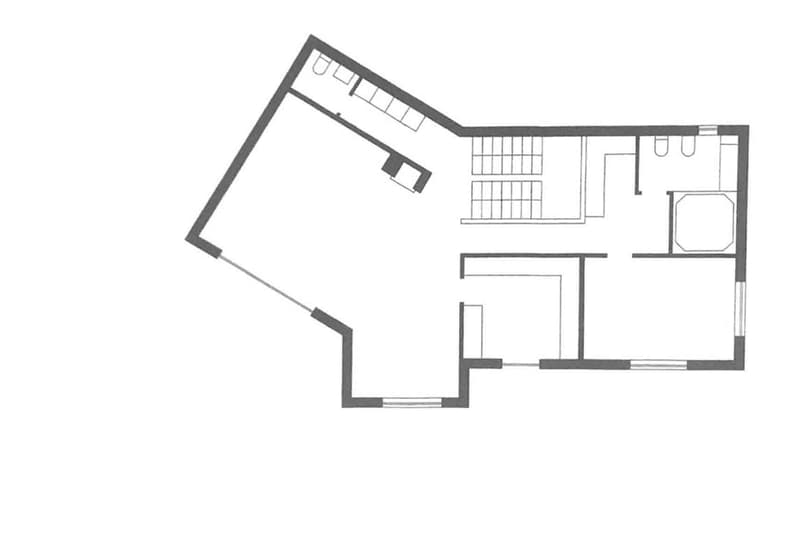 SPLENDIDA VILLA DI 6.5 LOCALI CON AMPIO GIARDINO A CURIO (11)