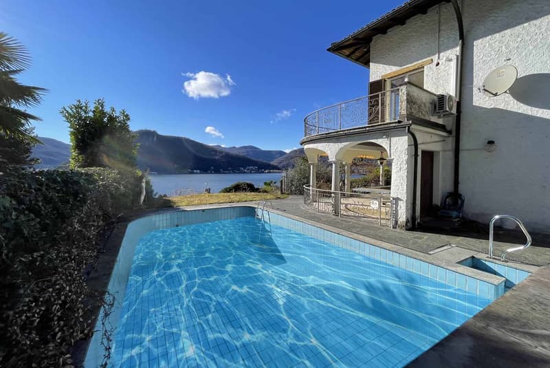 AMPIA VILLA 8.5 CON MAGNIFICA VISTA LAGO A COLLINA D'ORO (1)