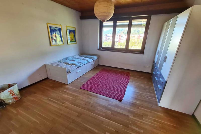ACCOGLIENTE CASA 5.5 LOCALI IMMERSA NEL VERDE A MELANO (9)