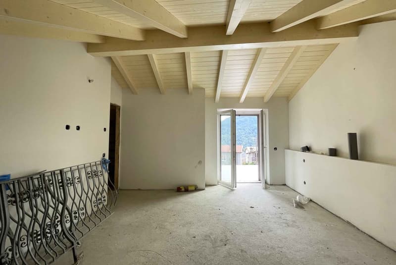 GRANDE CASA 6.5 LOCALI INTERAMENTE RINNOVATA A MIGLIEGLIA (2)
