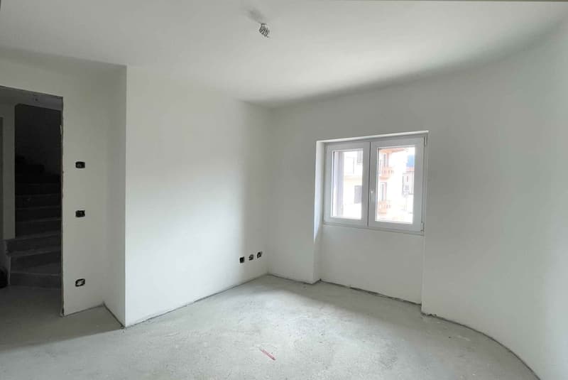 GRANDE CASA 6.5 LOCALI INTERAMENTE RINNOVATA A MIGLIEGLIA (7)