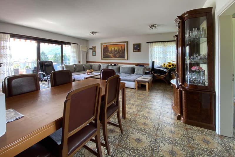CASA BIFAMILIARE 8.5 LOCALI CON TERRENO EDIFICABILE A LAMONE (4)