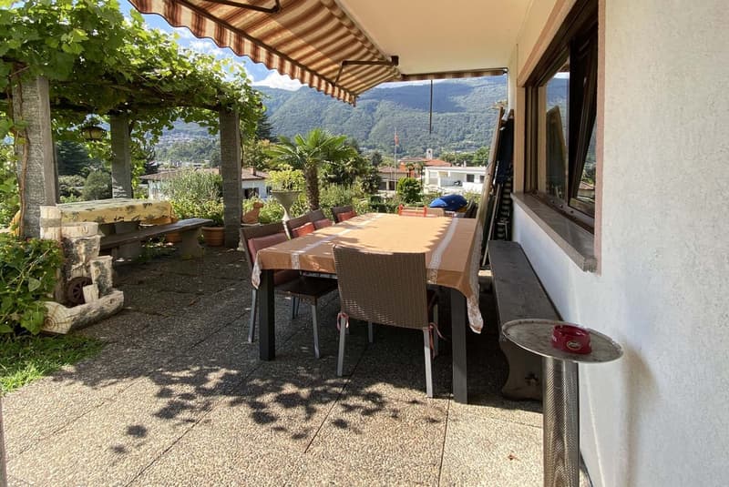 CASA BIFAMILIARE 8.5 LOCALI CON TERRENO EDIFICABILE A LAMONE (3)