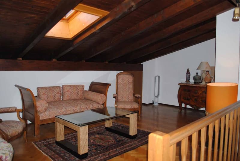 ATTICO DUPLEX MANSARDATO 5.5 LOCALI CON PISCINA A COMANO (5)