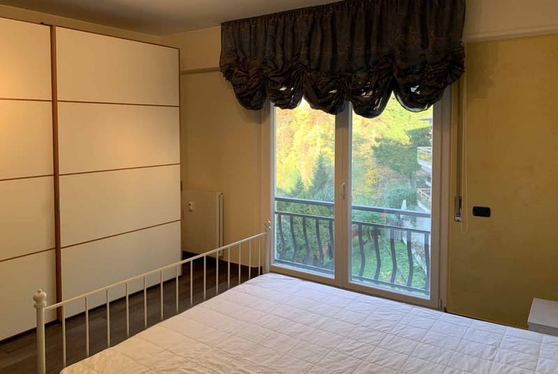 GRANDE 3.5 LOCALI CON BALCONE E VISTA LAGO APERTA A CAMPIONE (5)