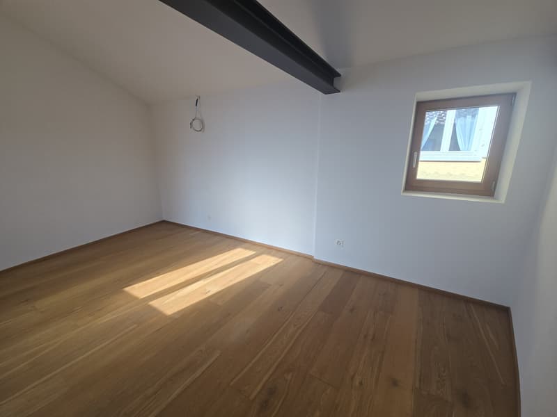 BELLA CASA RISTRUTTURATA 4.5 LOCALI VISTA LAGO A CADEMARIO (8)