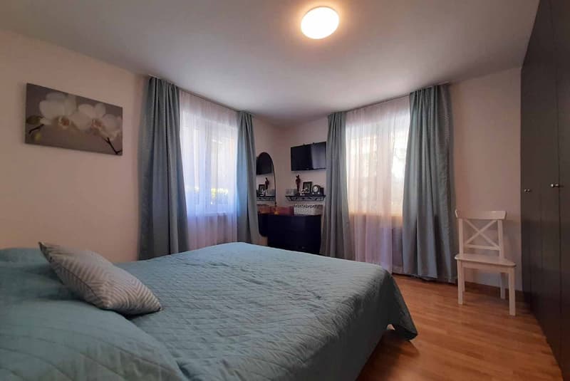 GRANDE VILLA BIFAMILIARE CON AMPIO GIARDINO A CANOBBIO (7)