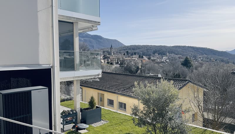 ESCLUSIVO E SPAZIOSO 4.5 LOCALI CON GIARDINO IN CAPRIASCA (1)