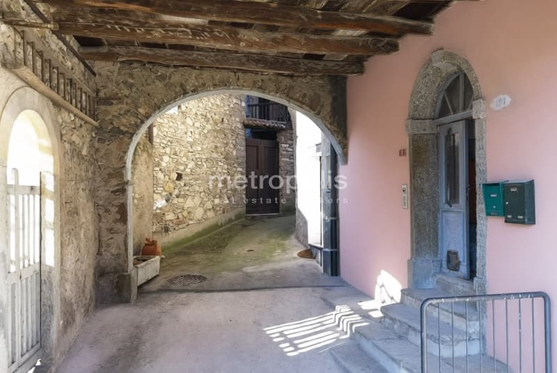 3.5 LOCALI DI CHARME RINNOVATO ALL'ULTIMO PIANO AD AROGNO (5)