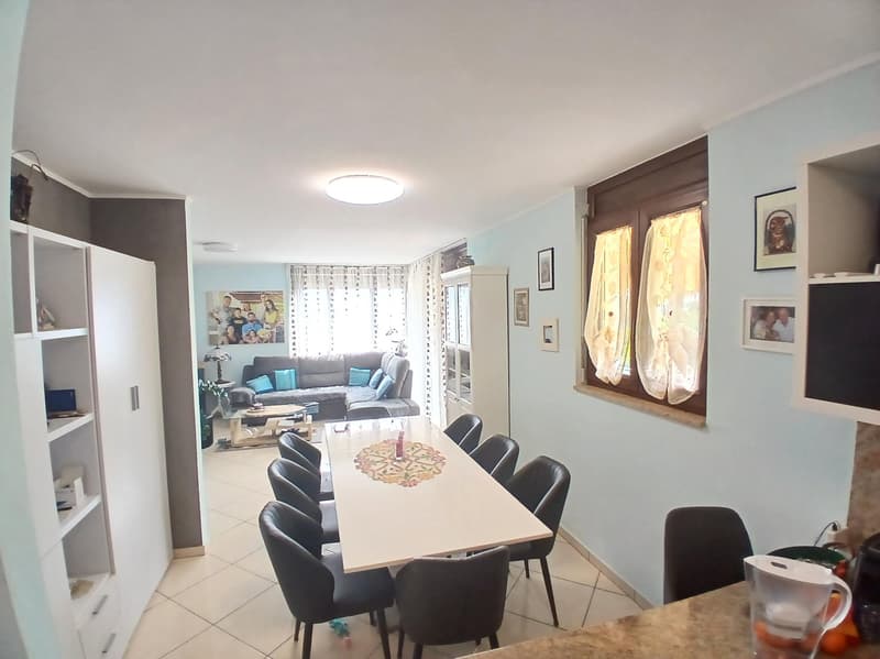 AMPIO 3.5 CON LOCALE HOBBY E GIARDINO PRIVATO A CASLANO (3)