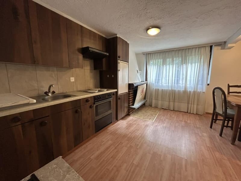 SPAZIOSA CASA DI 6 LOCALI CON AMPIO GIARDINO A CRESCIANO (4)