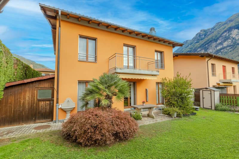 BELLISSIMA CASA 6.5 CON GROTTO E GIARDINO A RIVA SAN VITALE (4)
