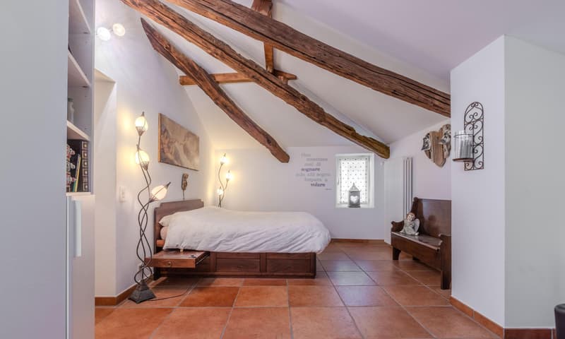 STUPENDA E AMPIA VILLA DI CHARME DI 5.5 LOCALI A MELIDE (7)