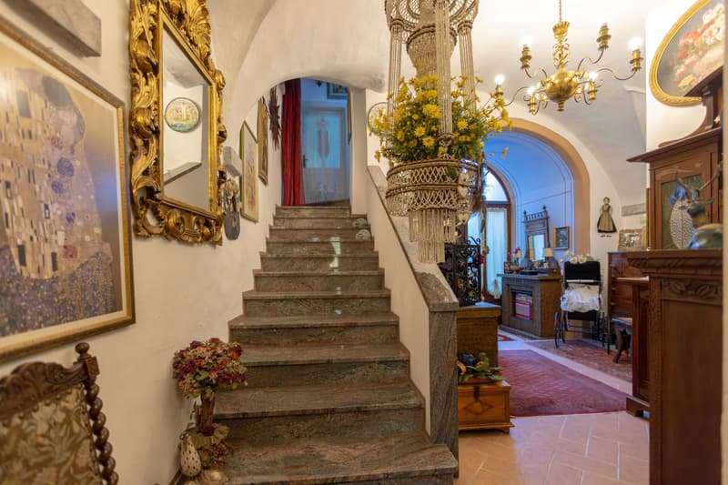 ROMANTICA VILLA STORICA 6.5 LOCALI CON CORTE A BRISSAGO (5)