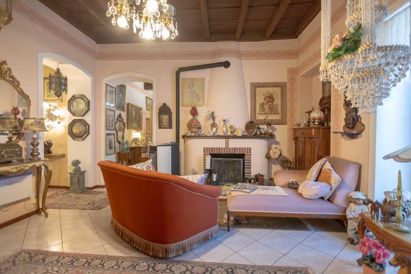 ROMANTICA VILLA STORICA 6.5 LOCALI CON CORTE A BRISSAGO (2)