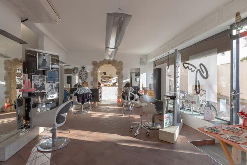 ELEGANTE BILOCALE COMMERCIALE SUL LUNGOLAGO A MELIDE (3)